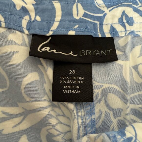 Lane Bryant Tropical Shorts Plus Size 28 Blue White Summer Style Cruise Fashion - Picture 4 of 12